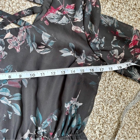 🦋 Maurices Dark Grey Floral Mid Sleeve Mini Dress Wedding Guest Small - Picture 7 of 7